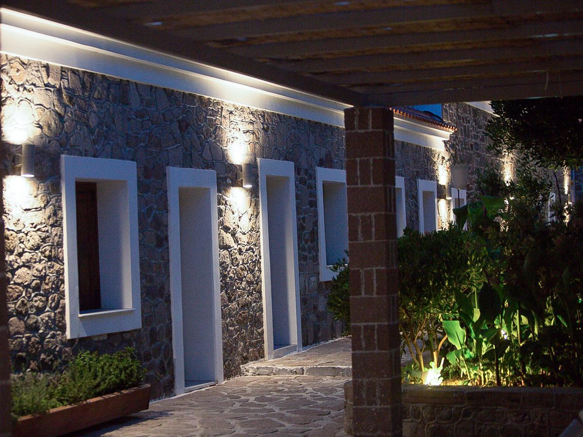 Olive Press Hotel & Apartments มิธิมนา ภายนอก รูปภาพ