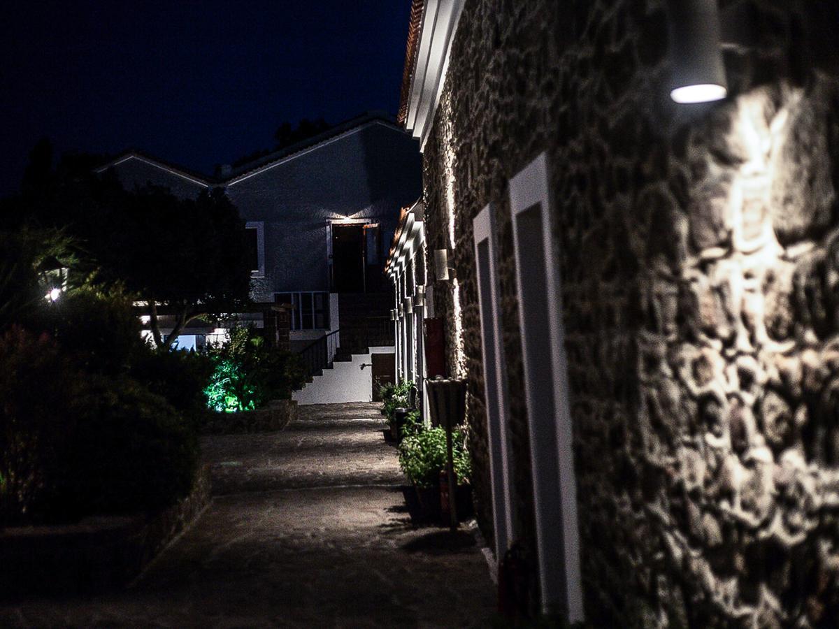 Olive Press Hotel & Apartments มิธิมนา ภายนอก รูปภาพ