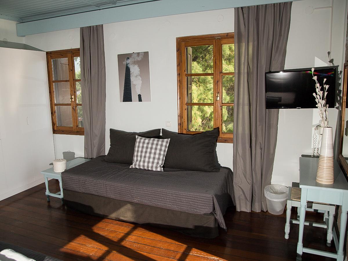 Olive Press Hotel & Apartments มิธิมนา ภายนอก รูปภาพ