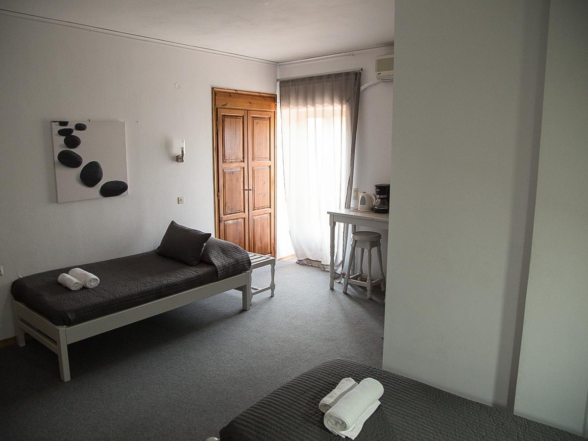Olive Press Hotel & Apartments มิธิมนา ภายนอก รูปภาพ